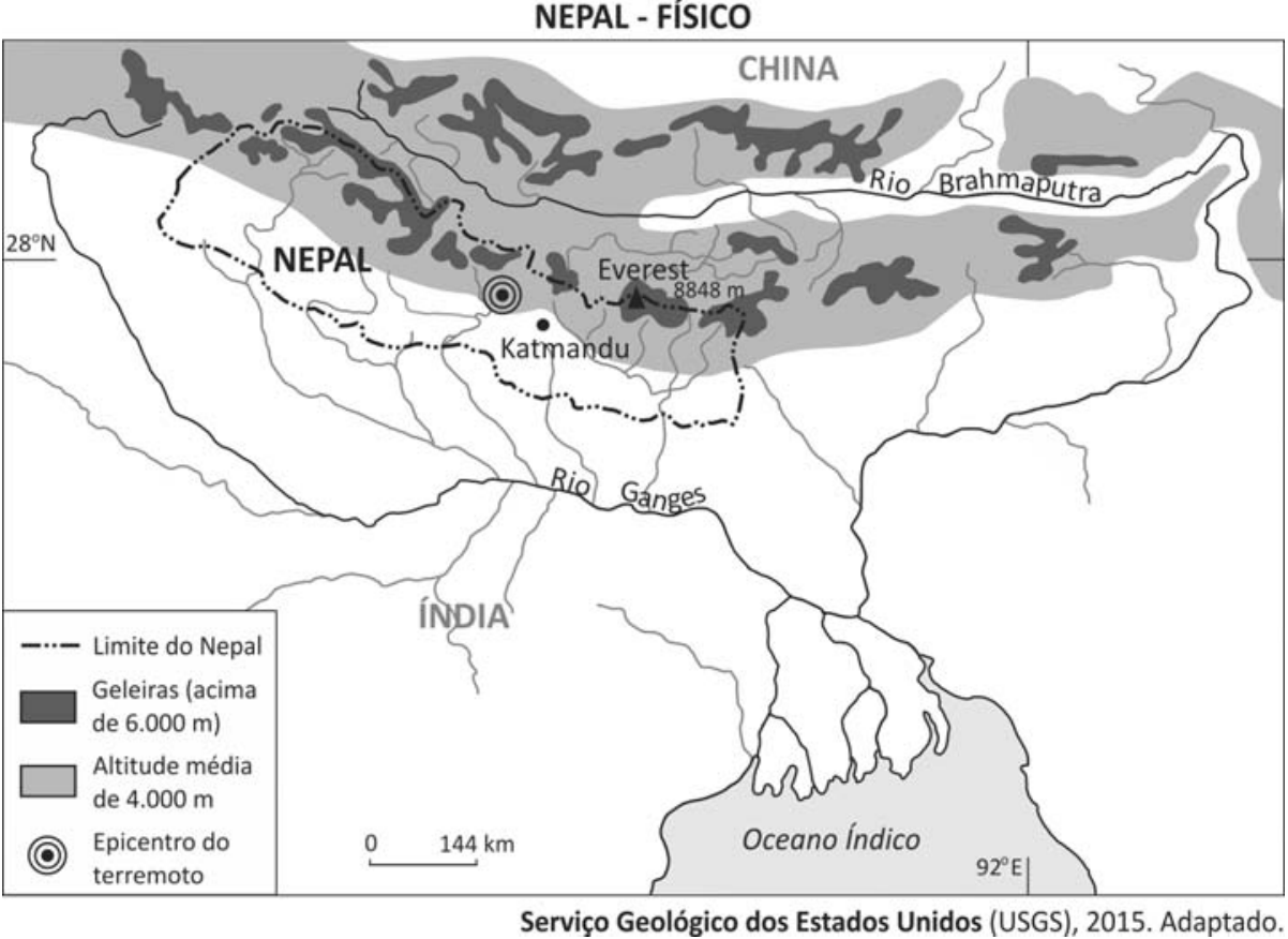 F2 Mapa “NEPAL - FÍSICO”, mostrando o Nepal entre a China, ao norte, e a Índia, ao sul, os rios Ganges e Brahmaputra e o Oceano Índico. O limite do Nepal é indicado por linha traço-ponto; áreas escuras representam geleiras acima de 6.000 m e áreas cinza representam altitude média de 4.000 m. Círculos concêntricos marcam o epicentro do terremoto, a noroeste de Katmandu. Estão assinalados Katmandu e o Everest, com altitude de 8848 m. O mapa apresenta as coordenadas 28°N e 92°E e escala gráfica de 0 a 144 km.