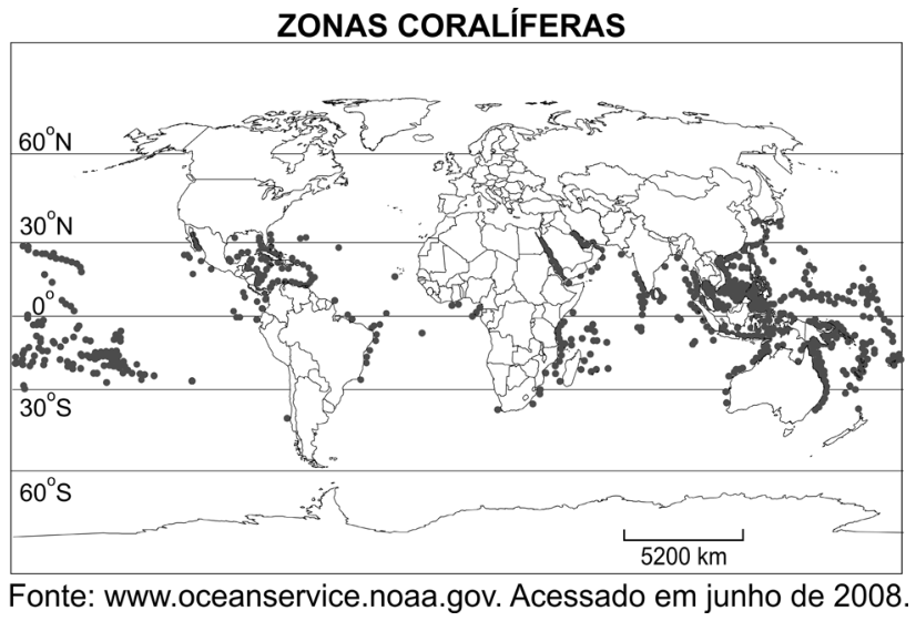 F2 Mapa múndi da distribuição global das zonas coralíferas, localizadas principalmente em águas oceânicas rasas e quentes da faixa intertropical.