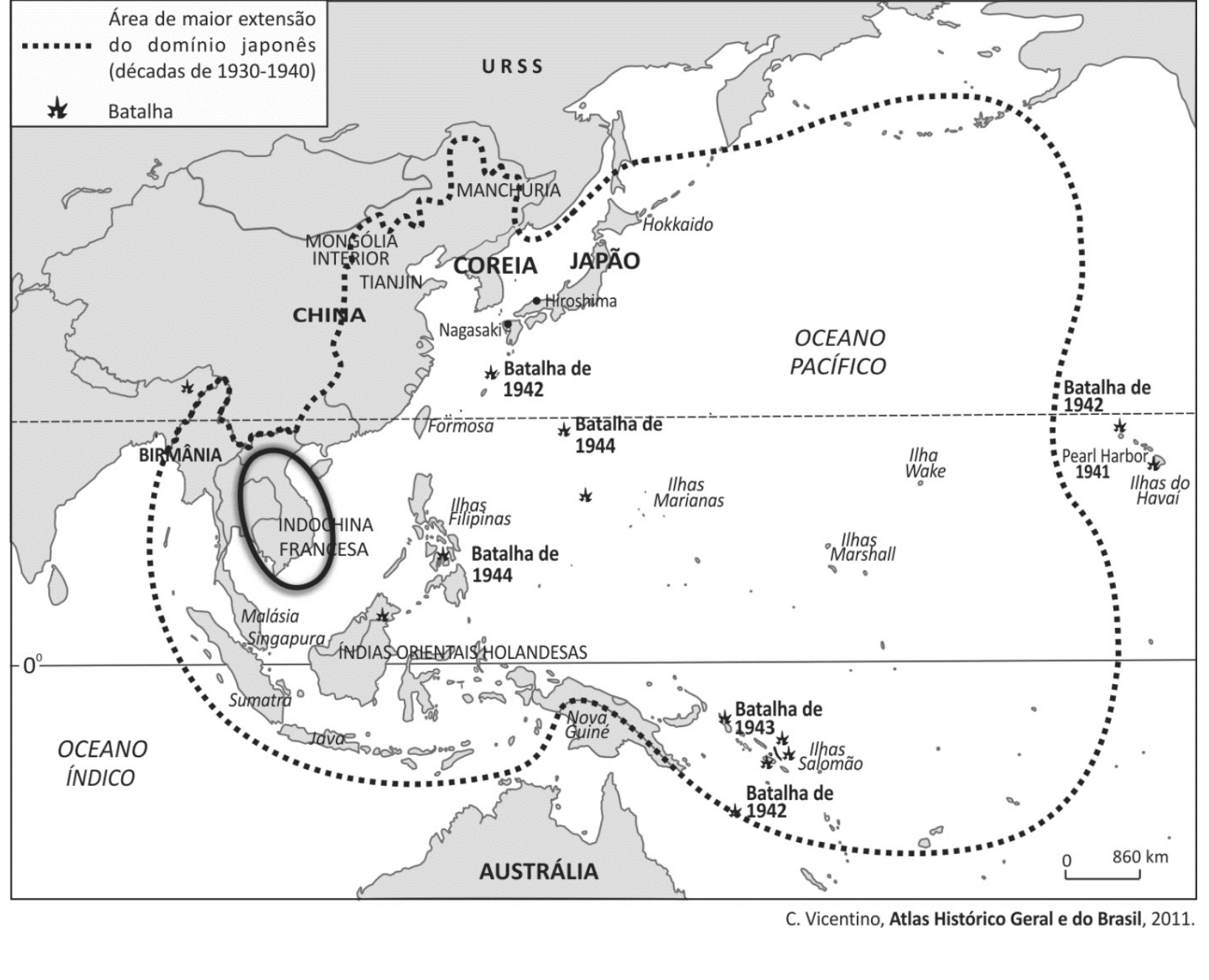 Mapa da Ásia e do Oceano Pacífico delimitando a área de maior extensão do domínio japonês nas décadas de 1930 e 1940, com a região da Indochina Francesa destacada por uma elipse, e indicando locais de batalhas ocorridas entre 1941 e 1944.