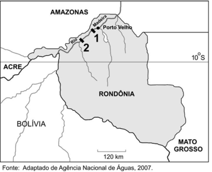 Mapa de Rondônia, com o território do estado sombreado e as áreas vizinhas identificadas como AMAZONAS, ACRE, BOLÍVIA e MATO GROSSO. O rio Madeira aparece no noroeste de Rondônia, próximo a Porto Velho. Duas marcas transversais no rio indicam as obras 1 e 2: a obra 1 está mais próxima de Porto Velho, e a obra 2 está a sudoeste da obra 1. Uma linha horizontal indica a latitude de 10° S. A escala gráfica indica 120 km. Abaixo do mapa, lê-se: “Fonte: Adaptado de Agência Nacional de Águas, 2007.”