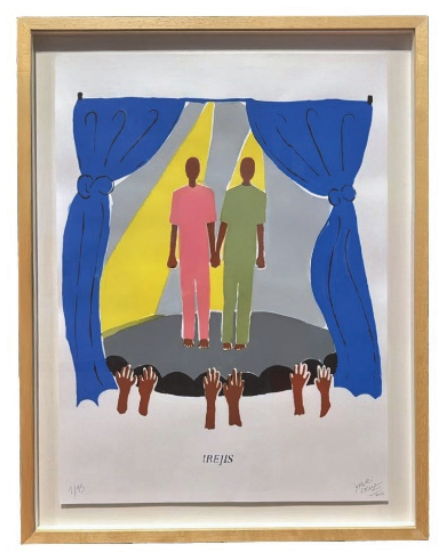 Pintura emoldurada intitulada IBEJIS, de Yhuri Cruz. Em um palco teatral com cortinas azuis e iluminação amarela, duas figuras humanas de mãos dadas vestem roupas rosa e verde, enquanto a plateia abaixo levanta as mãos em sua direção.