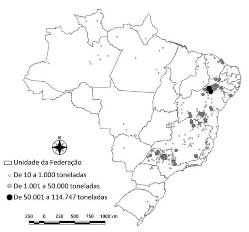 Mapa do Brasil indicando a produção agrícola municipal de manga em 2017, com círculos de faixas produtivas destacando grande concentração no polo de fruticultura irrigada no Vale do São Francisco (Nordeste), além de pontos no Sudeste.