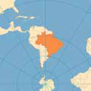 Mapa com projeção azimutal centrada no Hemisfério Sul, com paralelos circulares e meridianos radiais, com o Brasil destacado em laranja
