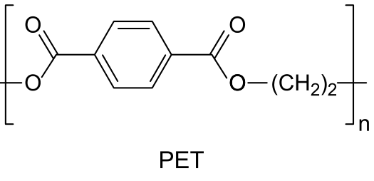 F1 Fórmula estrutural da unidade de repetição do polímero PET entre colchetes com índice n, composta por grupos éster ligados a um anel benzênico e a uma cadeia alifática de dois carbonos