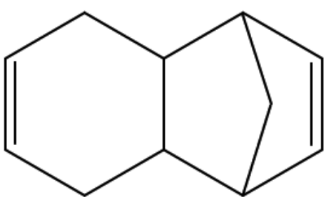 Fórmula estrutural em bastão com dois anéis hexagonais compartilhando uma ligação vertical. Há uma ligação dupla na lateral externa esquerda e outra na lateral externa direita. No anel da direita, uma ponte formada por dois segmentos liga os vértices superior e inferior, passando por um vértice interno.
