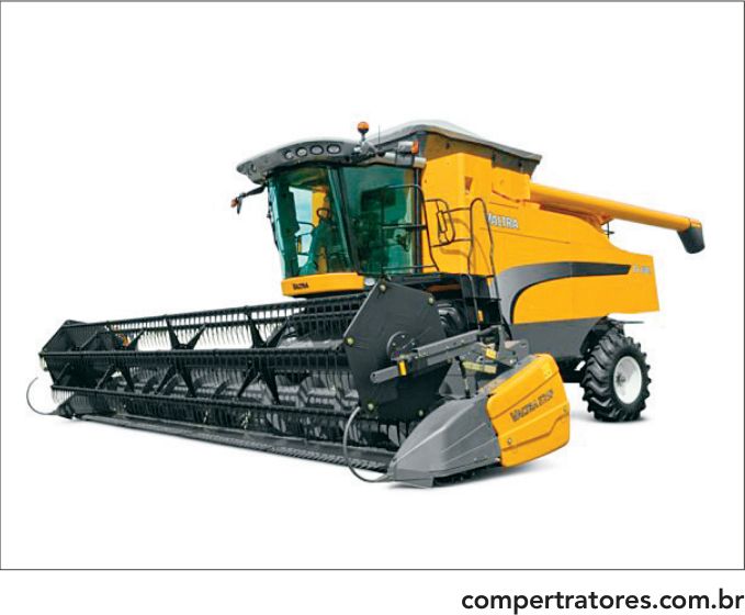 Colheitadeira agrícola amarela