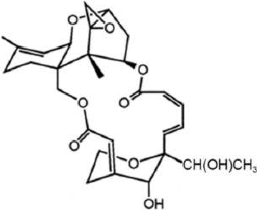Estrutura química da satratoxina-H em fórmula de bastão, com anéis interligados, ligações simples e duplas e ligações em cunha. São indicados átomos de oxigênio, dois grupos carbonila, um grupo OH na parte inferior e o substituinte CH(OH)CH₃ à direita.