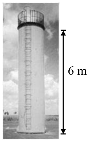 Fotografia de um reservatório cilíndrico de água com uma seta vertical à direita indicando sua altura de 6 m.