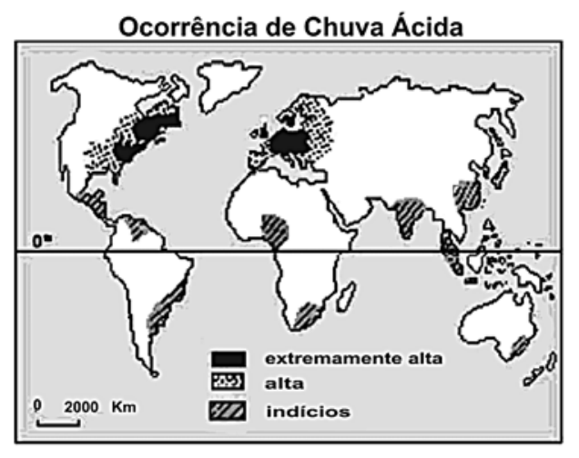 Mapa-múndi intitulado "Ocorrência de Chuva Ácida". Na legenda constam três níveis de ocorrência: "extremamente alta" (preto sólido), observada no nordeste dos Estados Unidos/leste do Canadá e na Europa Central e Ocidental; "alta" (hachura quadriculada), nas áreas circundantes a essas regiões; e "indícios" (linhas diagonais paralelas), identificados em áreas menores da América Central, sudeste do Brasil, África subsaariana, Índia, leste da China e sudeste da Austrália.