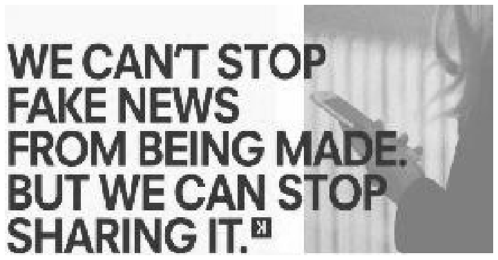 Cartaz com o texto "WE CAN'T STOP FAKE NEWS FROM BEING MADE. BUT WE CAN STOP SHARING IT." à esquerda e a foto em preto e branco de uma pessoa segurando um smartphone à direita.