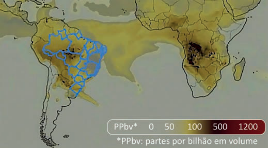 F1 Mapa da América do Sul e África mostrando a dispersão da concentração de CO2 entre os dois continentes através do Oceano Atlântico. Na América do Sul, os limites dos estados brasileiros aparecem destacados em linhas azuis. No canto inferior direito, uma barra com gradiente de cores que vai do cinza ao castanho e vermelho escuro indica a concentração em "PPbv*" com valores 0, 50, 100, 500 e 1200, acompanhada da legenda "*PPbv: partes por bilhão em volume".