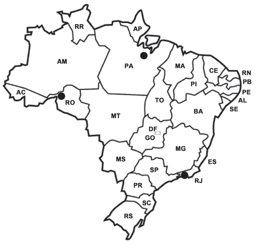 F1 Mapa político do Brasil com a indicação das siglas de todos os estados e três círculos pretos demarcando localizações específicas: um no norte de Rondônia, um no nordeste do Pará e um no litoral sul do estado do Rio de Janeiro.