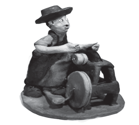 Escultura de cerâmica figurativa "Amolador de facas", de Adalton Lopes, representando um homem operando uma máquina manual com pedra de amolar.